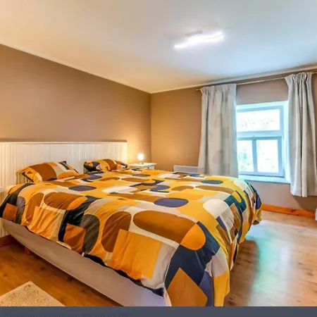 Ferienhaus Spacious Castle With Garden In *