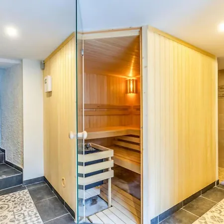 Spacious Castle With Garden In