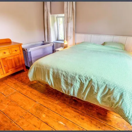 Holiday home Spacious Castle With Garden In *