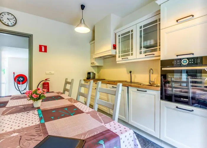 Spacious Castle With Garden In